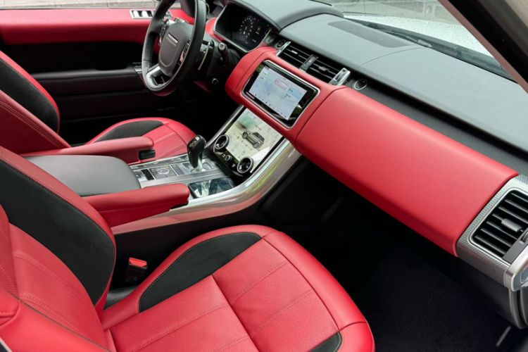Used Land Rover Range Sport 2022 3.0 L6 YAO Black Edition Interior 4