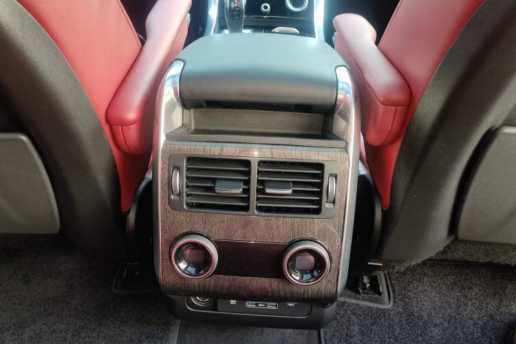 Used Land Rover Range Sport 2022 3.0 L6 YAO Black Edition Interior 5