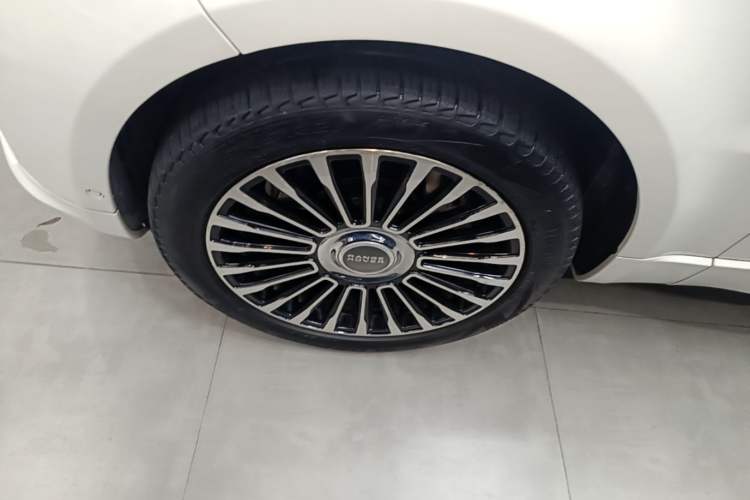 Used Land Rover Range Sport 2022 3.0 L6 YAO Black Edition Left Front Wheel Hub