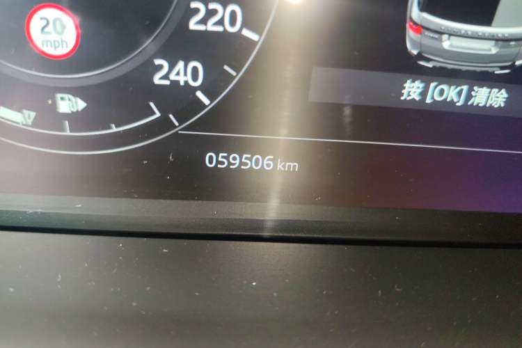 Used Land Rover Range Sport 2022 3.0 L6 YAO Black Edition Odometer Close Up