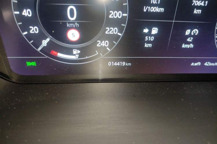 Used Land Rover Range Sport 2022 3.0 L6 YAO Black Edition Odometer Close Up