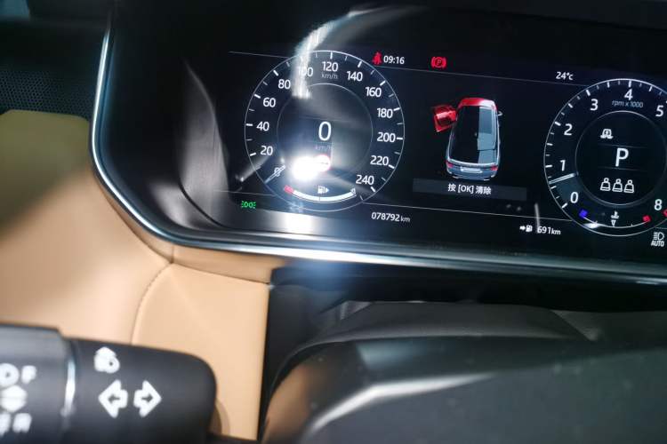 Used Land Rover Range Sport 2022 3.0 L6 YAO Black Edition Odometer Close Up
