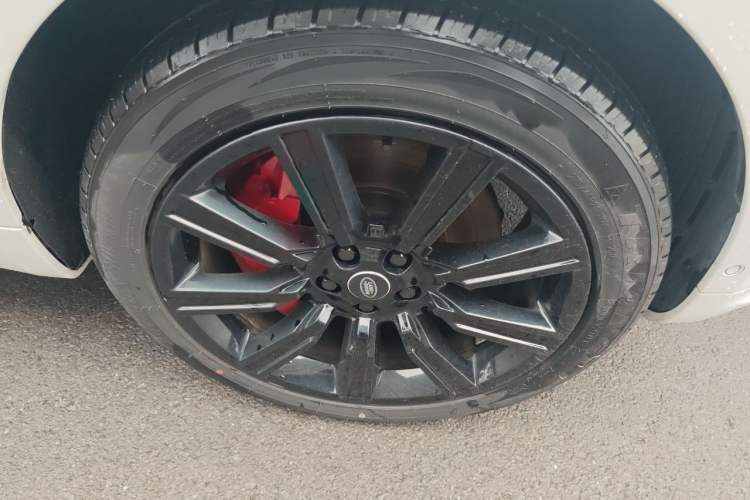Used Land Rover Range Sport 2022 3.0 L6 HST Right Front Wheel Hub