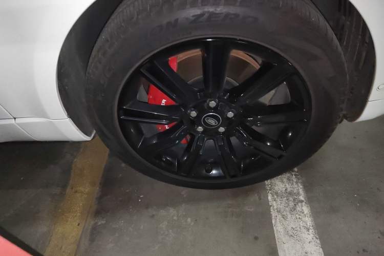 Used Land Rover Range Sport 2022 3.0 L6 HST Right Front Wheel Hub
