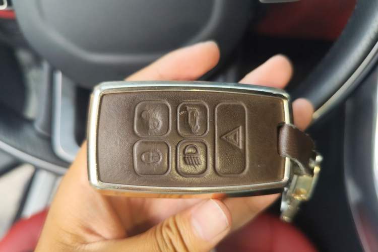 Used Land Rover Range Sport 2022 3.0 L6 YAO Black Edition Vehicle Key