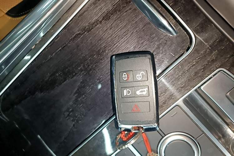 Used Land Rover Range Sport 2022 3.0 L6 YAO Black Edition Vehicle Key