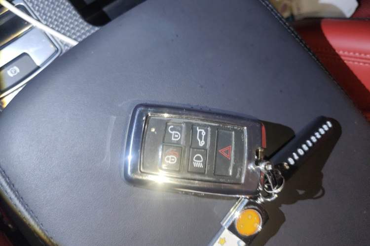 Used Land Rover Range Sport 2022 3.0 L6 YAO Black Edition Vehicle Key