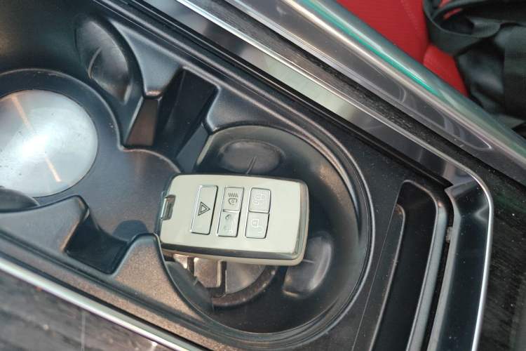 Used Land Rover Range Sport 2022 3.0 L6 YAO Black Edition Vehicle Key