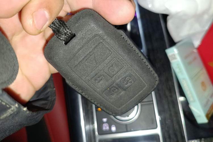 Used Land Rover Range Sport 2022 3.0 L6 YAO Black Edition Vehicle Key