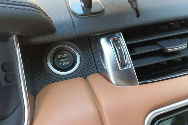 Used Land Rover Range Sport 2022 3.0 L6 YAO Black Edition Vehicle Key