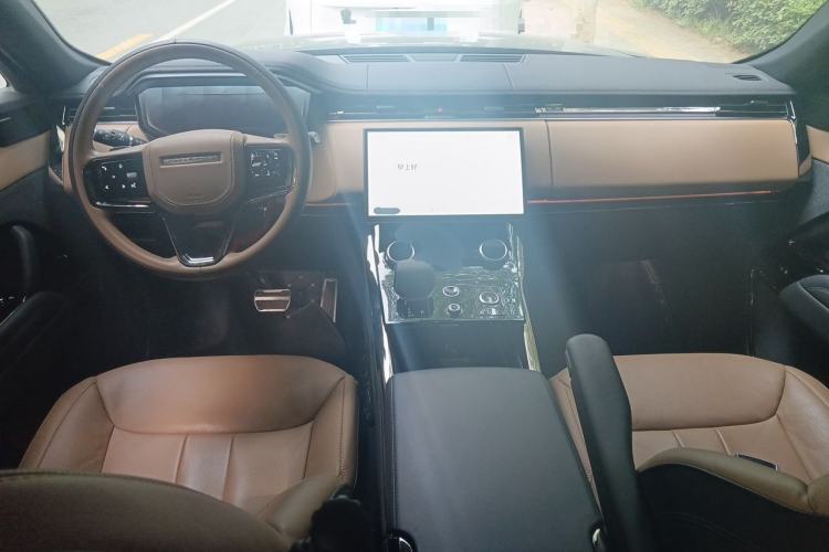 Used Land Rover Range Sport 2023 400PS Dynamic SE Center Console