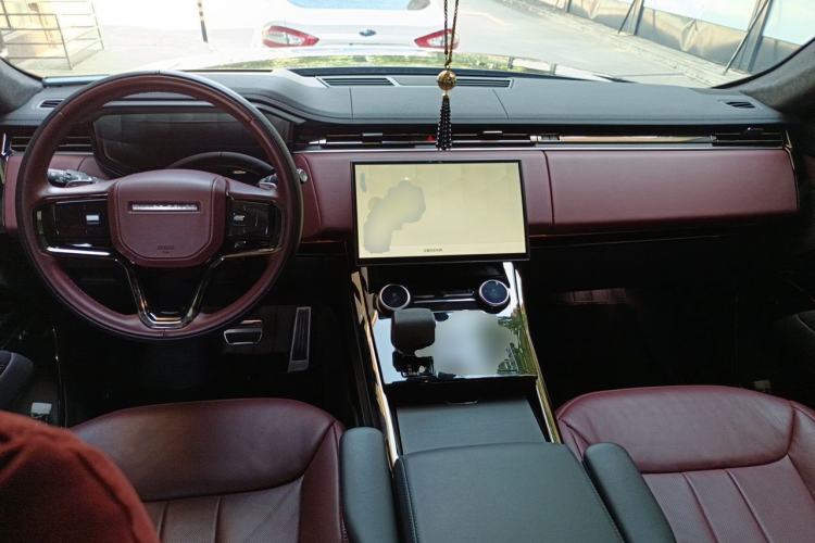 Used Land Rover Range Sport 2023 400PS Dynamic HSE Center Console