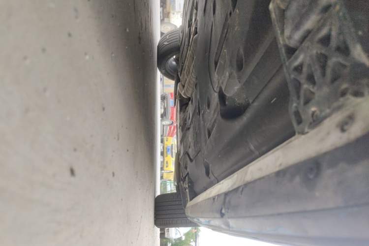 Used Land Rover Range Sport 2023 400PS Dynamic SE Chassis Front Left