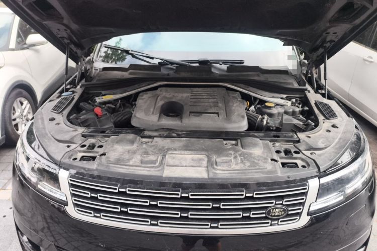 Used Land Rover Range Sport 2023 360 PS S Engine Bay