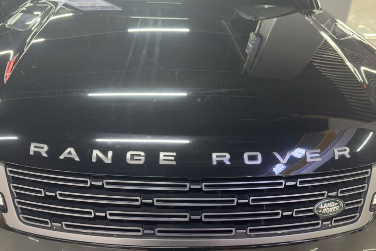 Used Land Rover Range Sport 2023 360 PS S Engine Bay