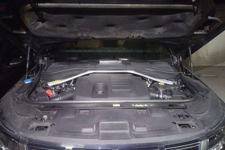 Used Land Rover Range Sport 2023 400PS Dynamic SE Engine Bay