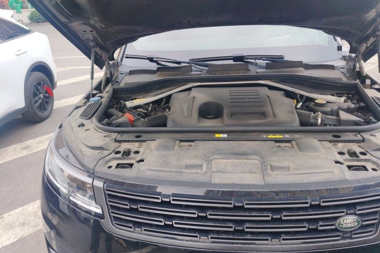 Used Land Rover Range Sport 2023 400PS Dynamic HSE Engine Bay Right
