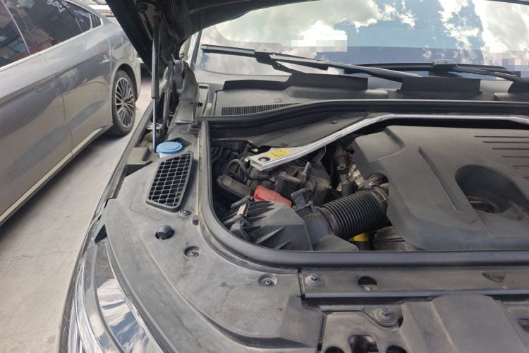 Used Land Rover Range Sport 2023 400PS Dynamic SE Engine Bay Right