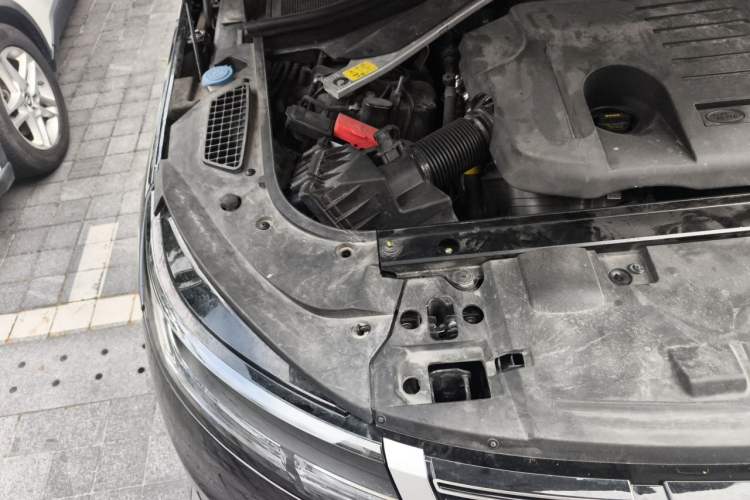 Used Land Rover Range Sport 2023 360 PS S Engine Bay Right