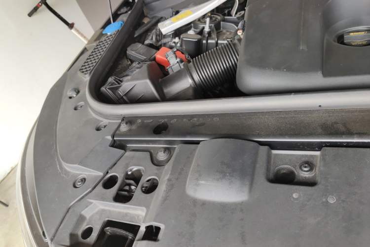 Used Land Rover Range Sport 2023 400PS Dynamic HSE Engine Bay Right