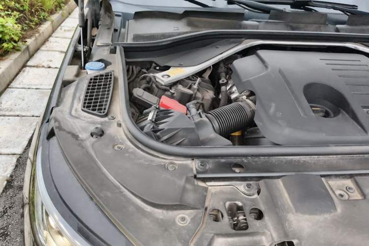 Used Land Rover Range Sport 2023 400PS Dynamic SE Engine Bay Right