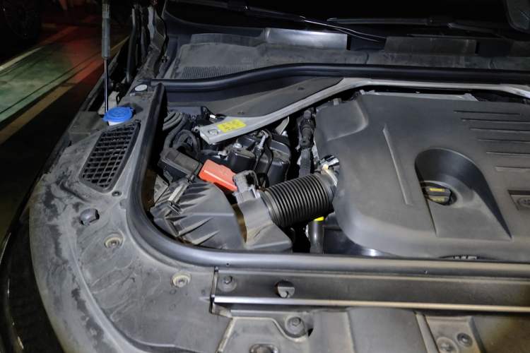 Used Land Rover Range Sport 2023 400PS Dynamic SE Engine Bay Right