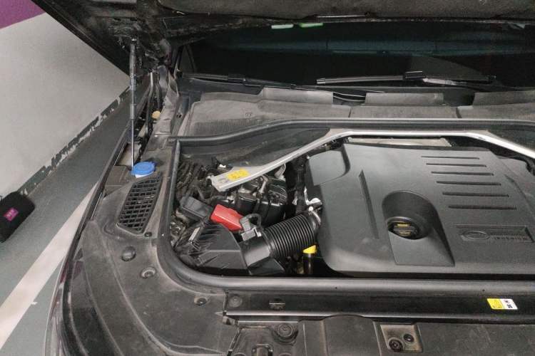 Used Land Rover Range Sport 2023 400PS Dynamic SE Engine Bay Right
