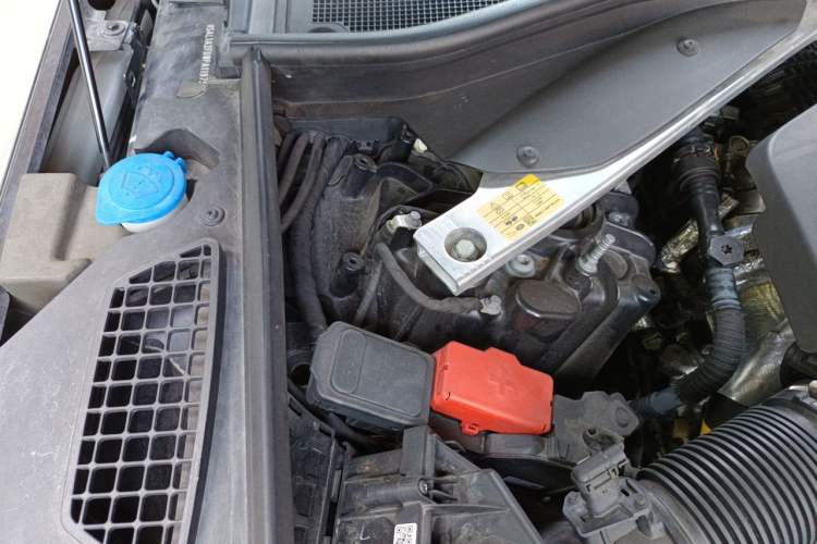 Used Land Rover Range Sport 2023 400PS Dynamic HSE Engine Bay Right