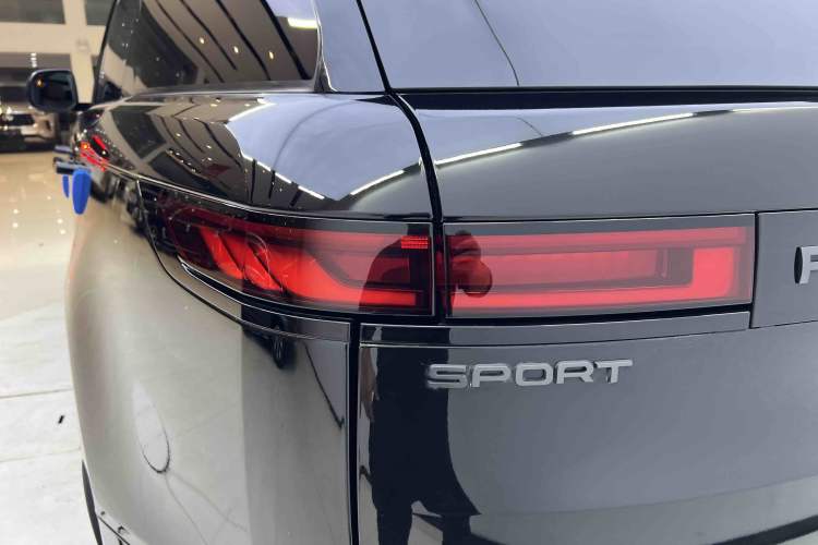 Used Land Rover Range Sport 2023 400PS Dynamic SE Exterior 7