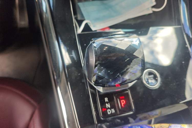 Used Land Rover Range Sport 2023 400PS Dynamic SE Gear Lever