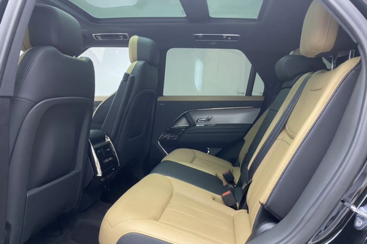 Used Land Rover Range Sport 2023 400PS Dynamic SE Interior 3