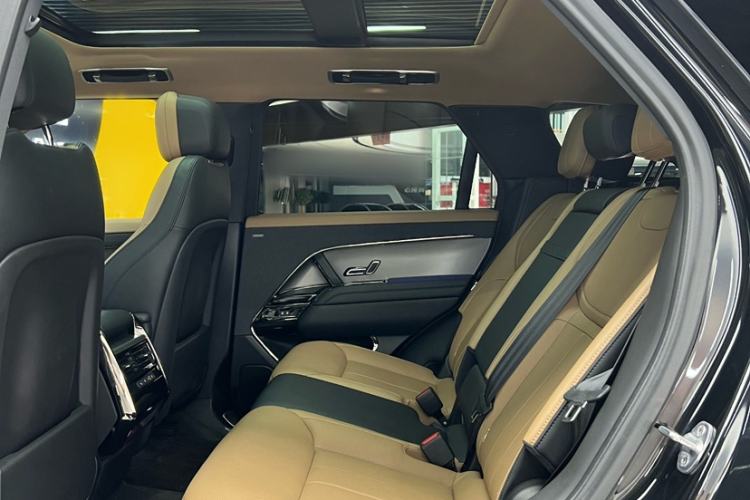 Used Land Rover Range Sport 2023 400PS Dynamic SE Interior 3