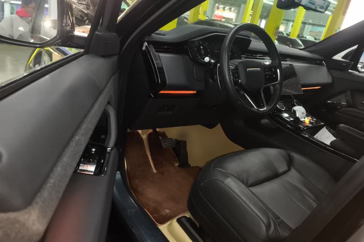 Used Land Rover Range Sport 2023 360 PS S Interior 3