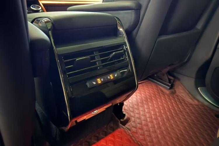 Used Land Rover Range Sport 2023 400PS Dynamic SE Interior 4