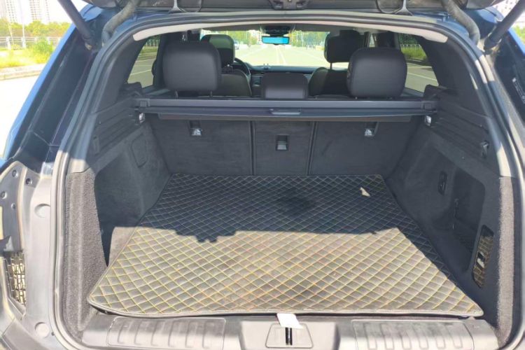 Used Land Rover Range Sport 2023 360 PS S Interior 6