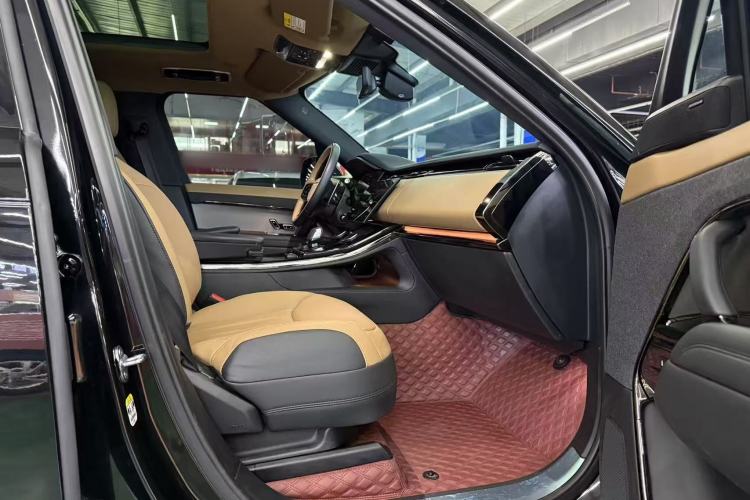 Used Land Rover Range Sport 2023 400PS Dynamic SE Interior 9