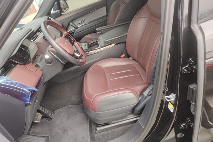 Used Land Rover Range Sport 2023 400PS Dynamic SE Left Front Seat