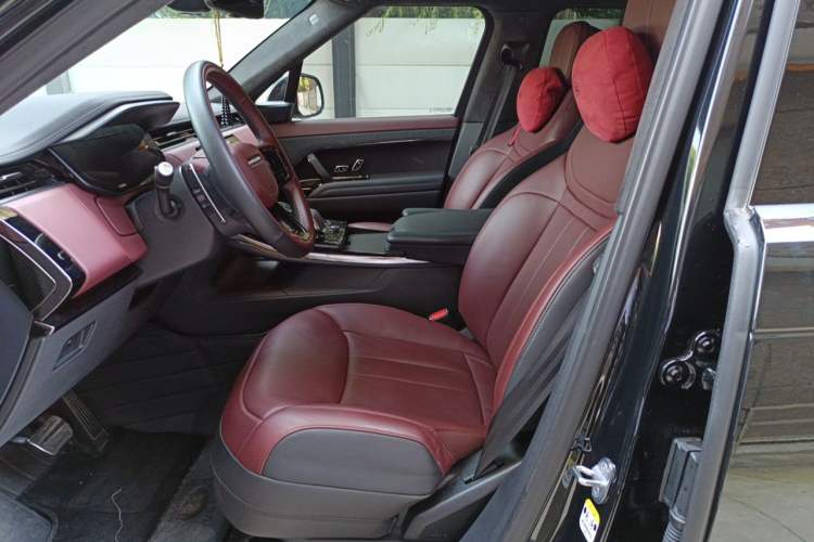 Used Land Rover Range Sport 2023 400PS Dynamic HSE Left Front Seat