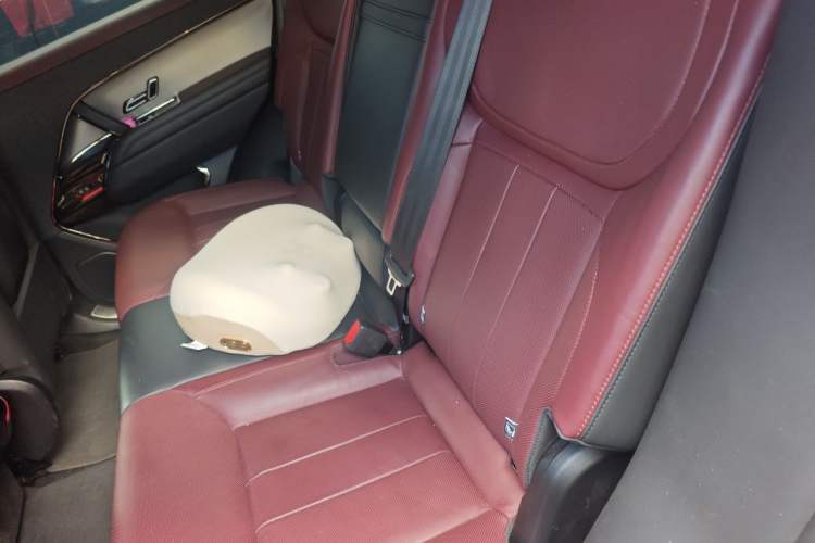 Used Land Rover Range Sport 2023 400PS Dynamic SE Left Rear Seat