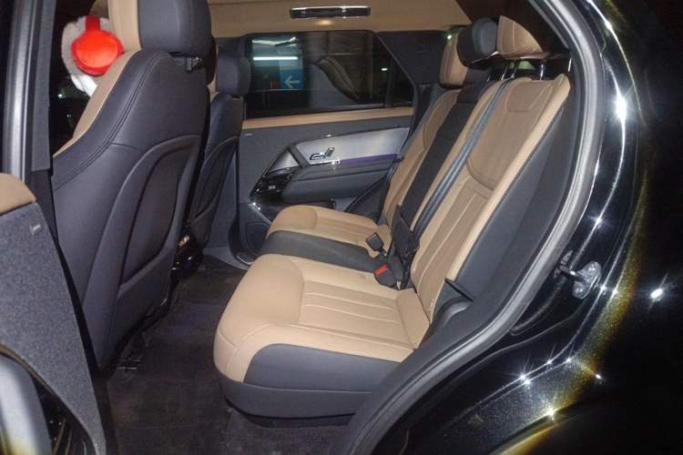Used Land Rover Range Sport 2023 400PS Dynamic SE Left Rear Seat