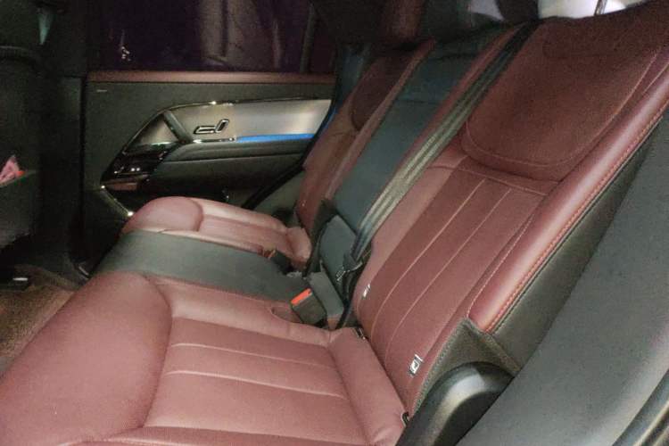 Used Land Rover Range Sport 2023 400PS Dynamic SE Left Rear Seat