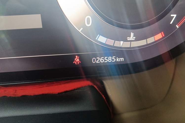 Used Land Rover Range Sport 2023 400PS Dynamic SE Odometer Close Up