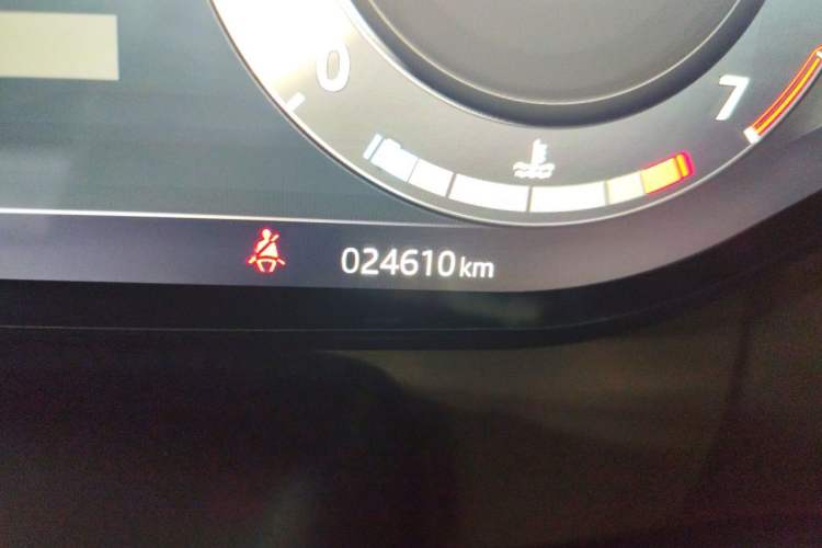 Used Land Rover Range Sport 2023 400PS Dynamic SE Odometer Close Up