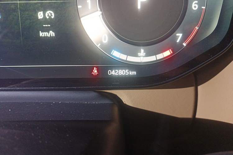 Used Land Rover Range Sport 2023 400PS Dynamic SE Odometer Close Up