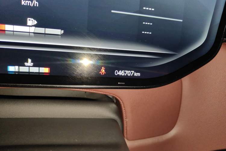 Used Land Rover Range Sport 2023 400PS Dynamic SE Odometer Close Up
