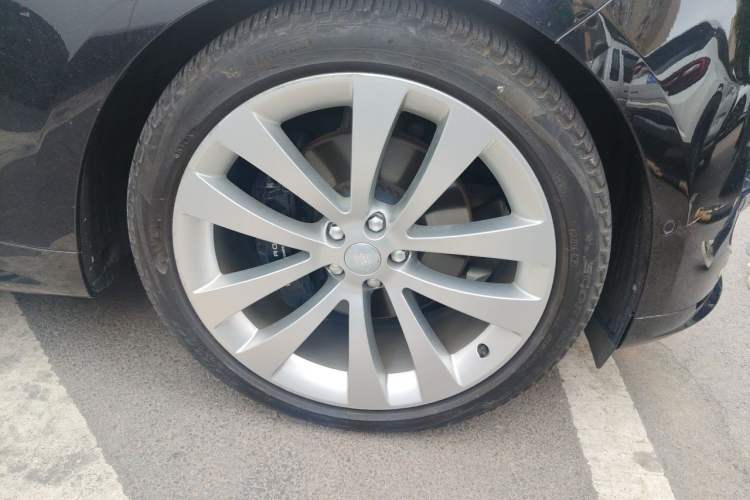 Used Land Rover Range Sport 2023 400PS Dynamic HSE Right Front Wheel Hub