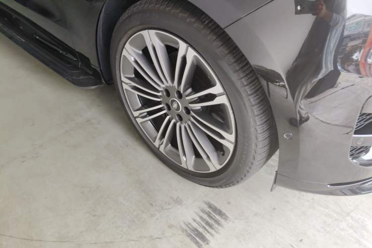 Used Land Rover Range Sport 2023 400PS Dynamic HSE Right Front Wheel Hub