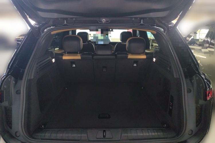 Used Land Rover Range Sport 2023 400PS Dynamic SE Trunk