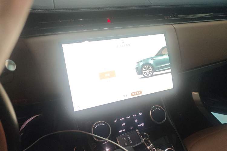 Used Land Rover Range Sport 2023 400PS Dynamic SE Audio And AC Panel
