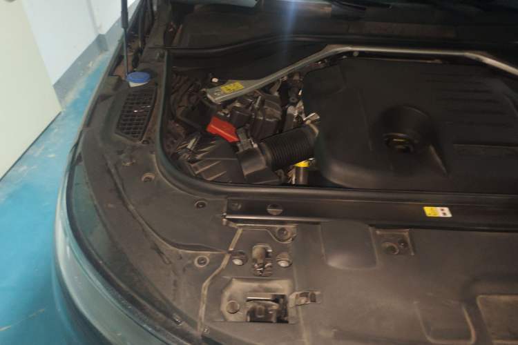 Used Land Rover Range Sport 2023 400PS Dynamic SE Engine Bay Right